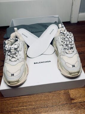 Balenciaga Triple S Sneaker in white with beige